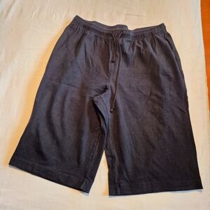 Karen Scott womens XL black pull on shorts, drawstring & 2 front pockets VGUC